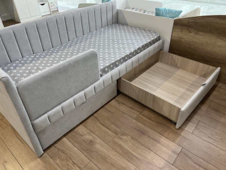 Угловая кровать Слайт Полоса 80х190 (универсальный угол). Велюр Тедди 324 от Династия Kids